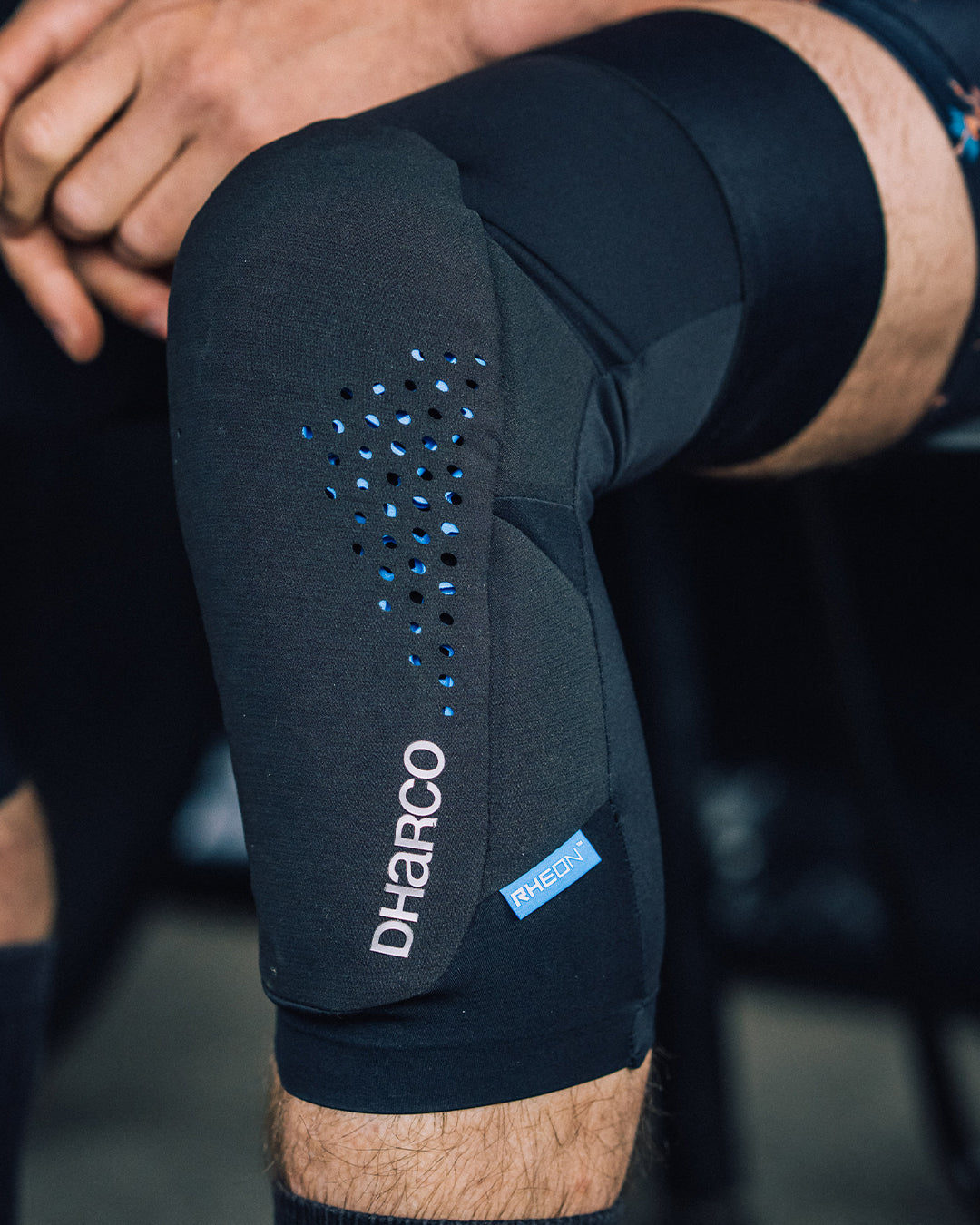 DHaRCo Gravity Knee Pad - Detail vue laterale