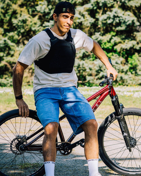 DHaRCo Gravity Vest - Action Amaury Pierron