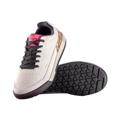 LEATT Flat 2.0 Femme Crème Blanc - Taille 9.5 - Soulier
